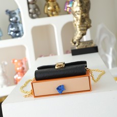 【顶级品质】M4717z本款 Pouch Metis 腰带为莹泽链条搭配可拆卸 Monogram Emp 【顶级品质】M4717z本款 Pouch Metis 腰带为莹泽链条搭配可拆卸 Monogram Emp