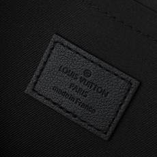 【顶级品质】M82545 黑压手包手拿包系列 pochette voyage souple 手拿包 po 【顶级品质】M82545 黑压手包手拿包系列 pochette voyage souple 手拿包 po