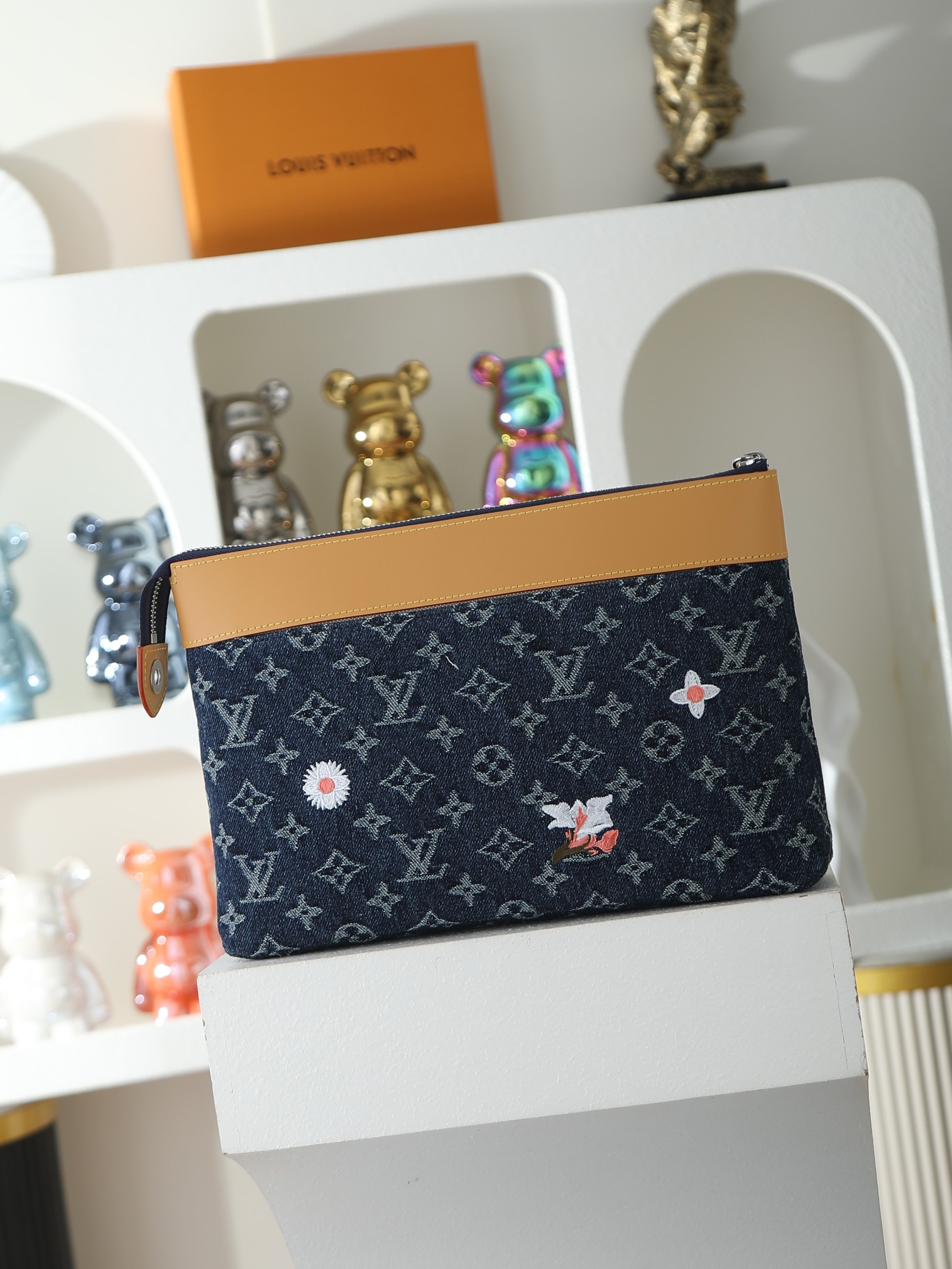 【顶级品质】M27559 牛仔本款 Pochette Voyage Souple 手拿包结合 Monog
