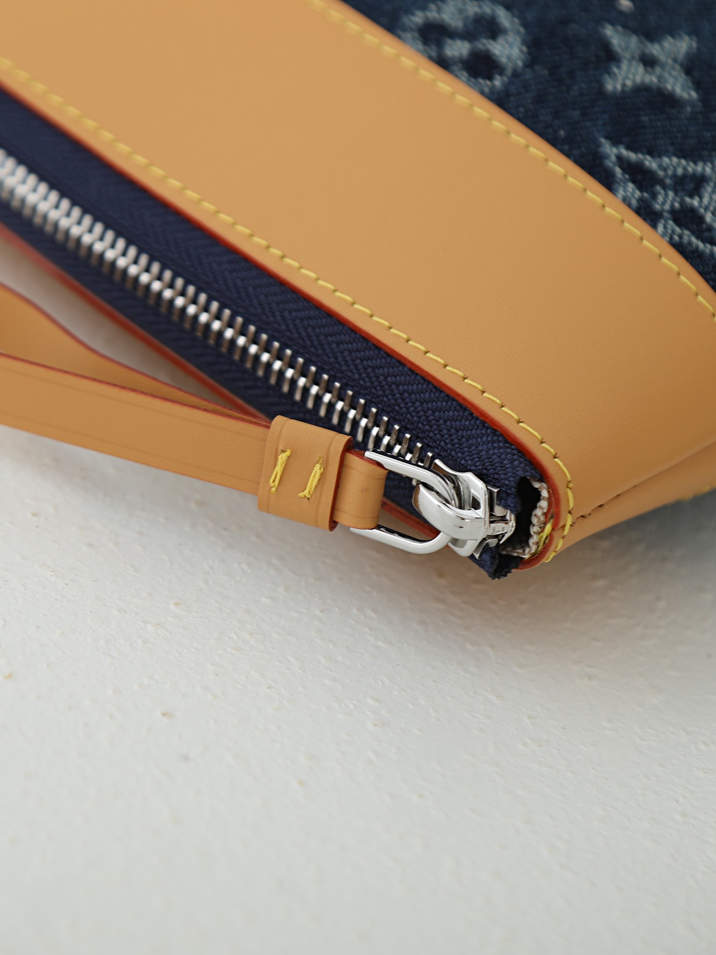 【顶级品质】M27559 牛仔本款 Pochette Voyage Souple 手拿包结合 Monog