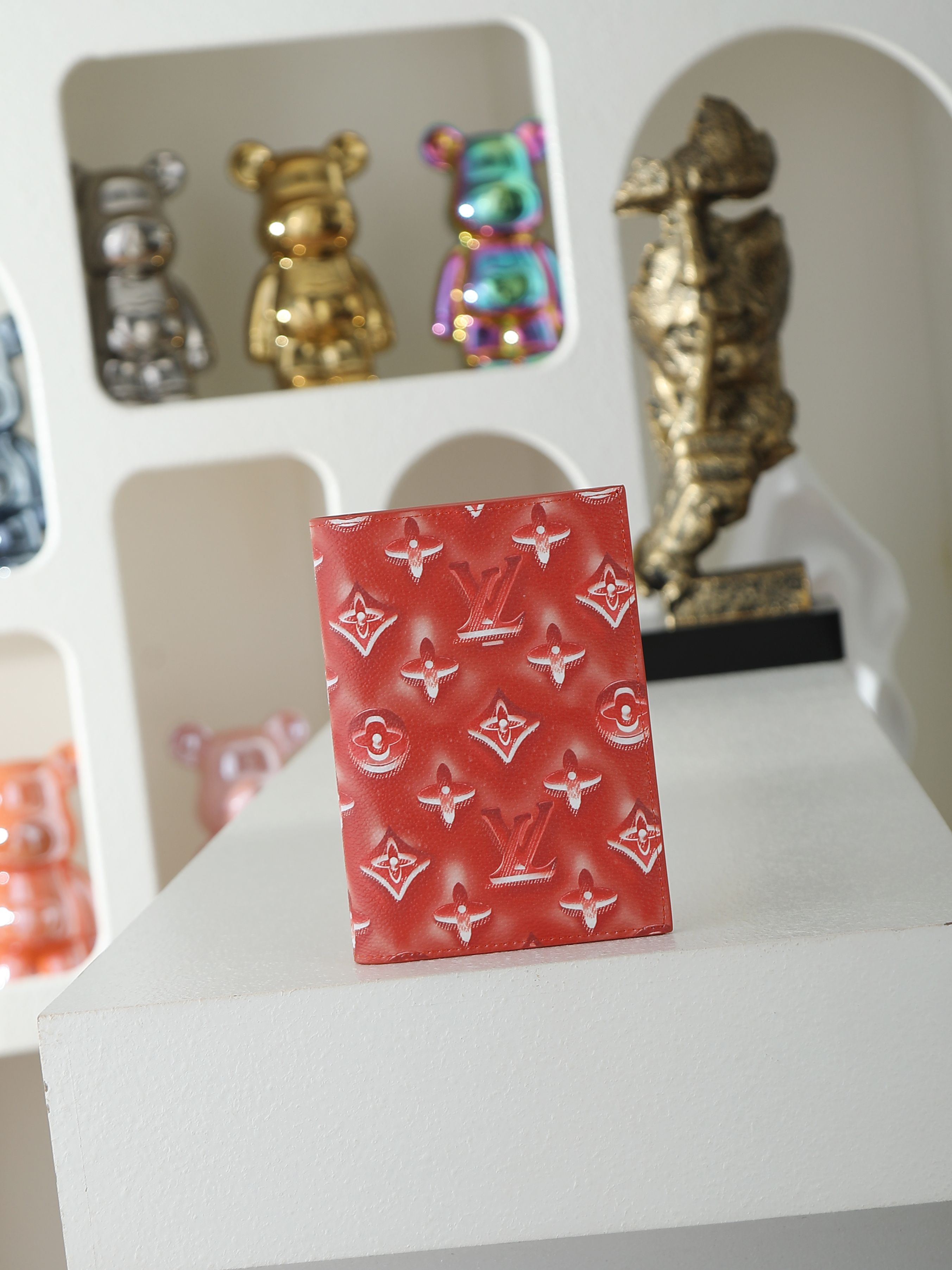 【顶级品质】M28620 橙色Monogram Ice Cube画布上添加了色彩缤纷的图案，标志性的护照