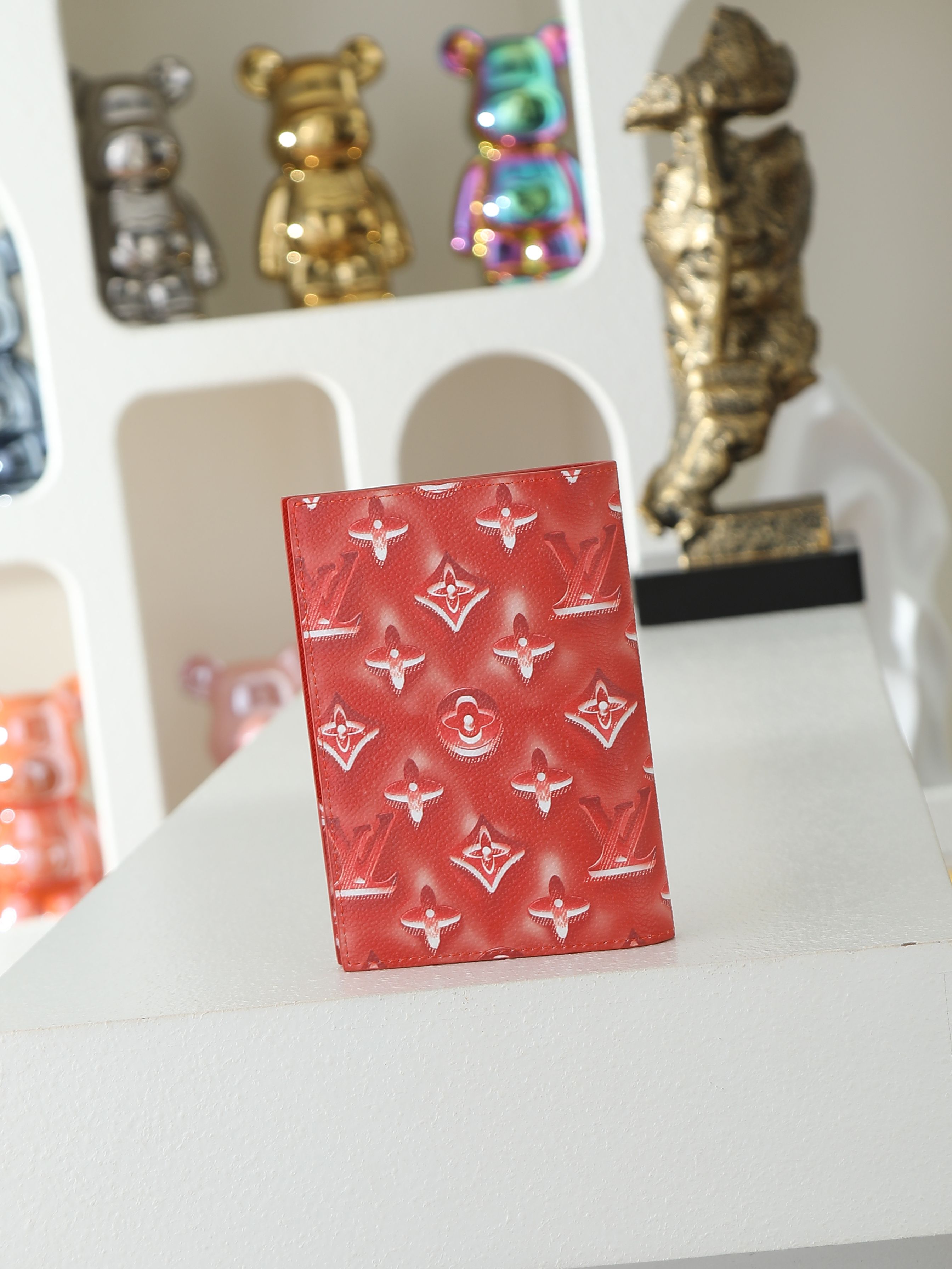 【顶级品质】M28620 橙色Monogram Ice Cube画布上添加了色彩缤纷的图案，标志性的护照