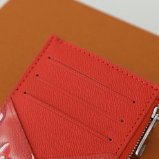 【顶级品质】M28626 橙色色彩斑斓的Monogram冰立方图案,采用帆布材质制作的“硬币卡套”。在单 【顶级品质】M28626 橙色色彩斑斓的Monogram冰立方图案,采用帆布材质制作的“硬币卡套”。在单
