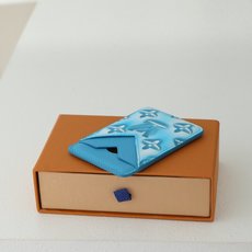 【顶级品质】M28786 蓝色- 采用品牌标志性Monogram老花,以渐变/喷雾晕染工艺呈现出“褪色/ 【顶级品质】M28786 蓝色- 采用品牌标志性Monogram老花,以渐变/喷雾晕染工艺呈现出“褪色/