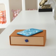 【顶级品质】M28786 蓝色- 采用品牌标志性Monogram老花,以渐变/喷雾晕染工艺呈现出“褪色/ 【顶级品质】M28786 蓝色- 采用品牌标志性Monogram老花,以渐变/喷雾晕染工艺呈现出“褪色/