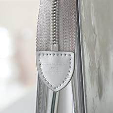 【顶级品质】M15358 压花银 内置芯片- 采用Monogram Miroir镜面涂层帆布打造银色金属 【顶级品质】M15358 压花银 内置芯片- 采用Monogram Miroir镜面涂层帆布打造银色金属