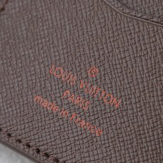 【顶级品质】 M63145 啡格 啡格帆布袋装钱包,可收纳卡片,收入手袋或衣服口袋轻而易举,这是男性的终极阳刚宣言。 s 【顶级品质】 M63145 啡格 啡格帆布袋装钱包,可收纳卡片,收入手袋或衣服口袋轻而易举,这是男性的终极阳刚宣言。 s