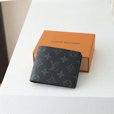 【顶级品质】 M61695 黑花 此款钱夹属于 Damier Graphite 帆布系列,设计时尚低调,便于收纳纸币、信 【顶级品质】 M61695 黑花 此款钱夹属于 Damier Graphite 帆布系列,设计时尚低调,便于收纳纸币、信