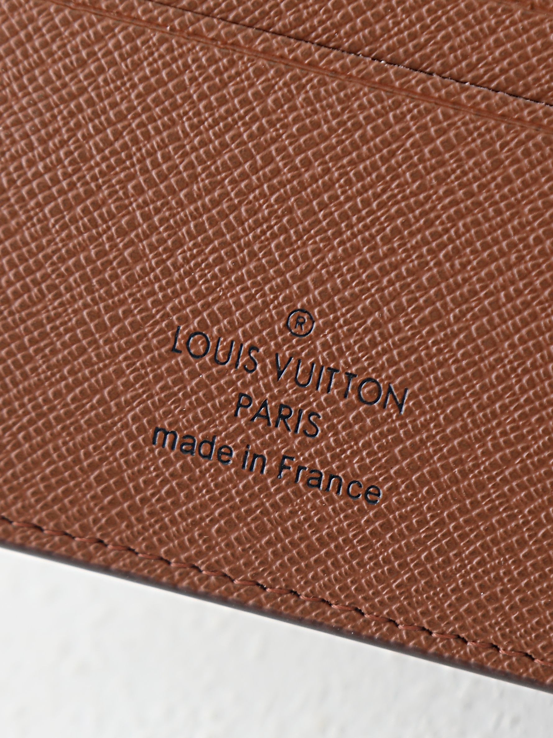 【顶级品质】 M60895 老花 此款钱夹属于 Damier Graphite 帆布系列,设计时尚低调,便于收纳纸币、信 【顶级品质】 M60895 老花 此款钱夹属于 Damier Graphite 帆布系列,设计时尚低调,便于收纳纸币、信