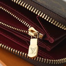 【顶级品质】 M41895 紫红 这款设计实用的Monogram帆布皮夹以拉链开合,可装纸币,零钱和证件等19 x 10 【顶级品质】 M41895 紫红 这款设计实用的Monogram帆布皮夹以拉链开合,可装纸币,零钱和证件等19 x 10