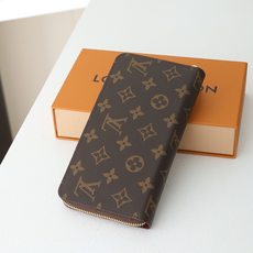 【顶级品质】 M41894 粉色 这款设计实用的Monogram帆布皮夹以拉链开合,可装纸币,零钱和证件等19 x 10 【顶级品质】 M41894 粉色 这款设计实用的Monogram帆布皮夹以拉链开合,可装纸币,零钱和证件等19 x 10