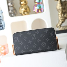 【顶级品质】 M61694 黑花 这款设计实用的Monogram帆布皮夹以拉链开合,可装纸币,零钱和证件等19 x 10 【顶级品质】 M61694 黑花 这款设计实用的Monogram帆布皮夹以拉链开合,可装纸币,零钱和证件等19 x 10