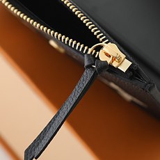 【顶级品质】 M80968 黑色 新款女士三折钱包 本款 Victorine 钱夹以 Monogram Emprein 【顶级品质】 M80968 黑色 新款女士三折钱包 本款 Victorine 钱夹以 Monogram Emprein