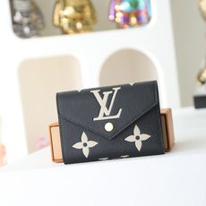 【顶级品质】 M80968 黑色 新款女士三折钱包 本款 Victorine 钱夹以 Monogram Emprein 【顶级品质】 M80968 黑色 新款女士三折钱包 本款 Victorine 钱夹以 Monogram Emprein