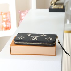 【顶级品质】 M80481 黑色 Zippy 拉链钱夹取材 Monogram Vernis 漆光小牛皮,以银色调的变幻令 【顶级品质】 M80481 黑色 Zippy 拉链钱夹取材 Monogram Vernis 漆光小牛皮,以银色调的变幻令