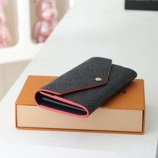 【顶级品质】 M82258 宝蓝 长款 沙拉钱包 标志性的Monogram图案的压花加工非常漂亮,使用了Monogra 【顶级品质】 M82258 宝蓝 长款 沙拉钱包 标志性的Monogram图案的压花加工非常漂亮,使用了Monogra