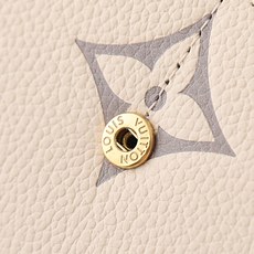【顶级品质】 M81049 米白 這款拉鏈錢包以雙色Monogram Empreinte皮革製造,Monogram圖案 【顶级品质】 M81049 米白 這款拉鏈錢包以雙色Monogram Empreinte皮革製造,Monogram圖案