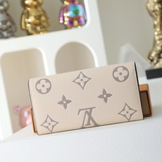 【顶级品质】 M81049 米白 這款拉鏈錢包以雙色Monogram Empreinte皮革製造,Monogram圖案 【顶级品质】 M81049 米白 這款拉鏈錢包以雙色Monogram Empreinte皮革製造,Monogram圖案