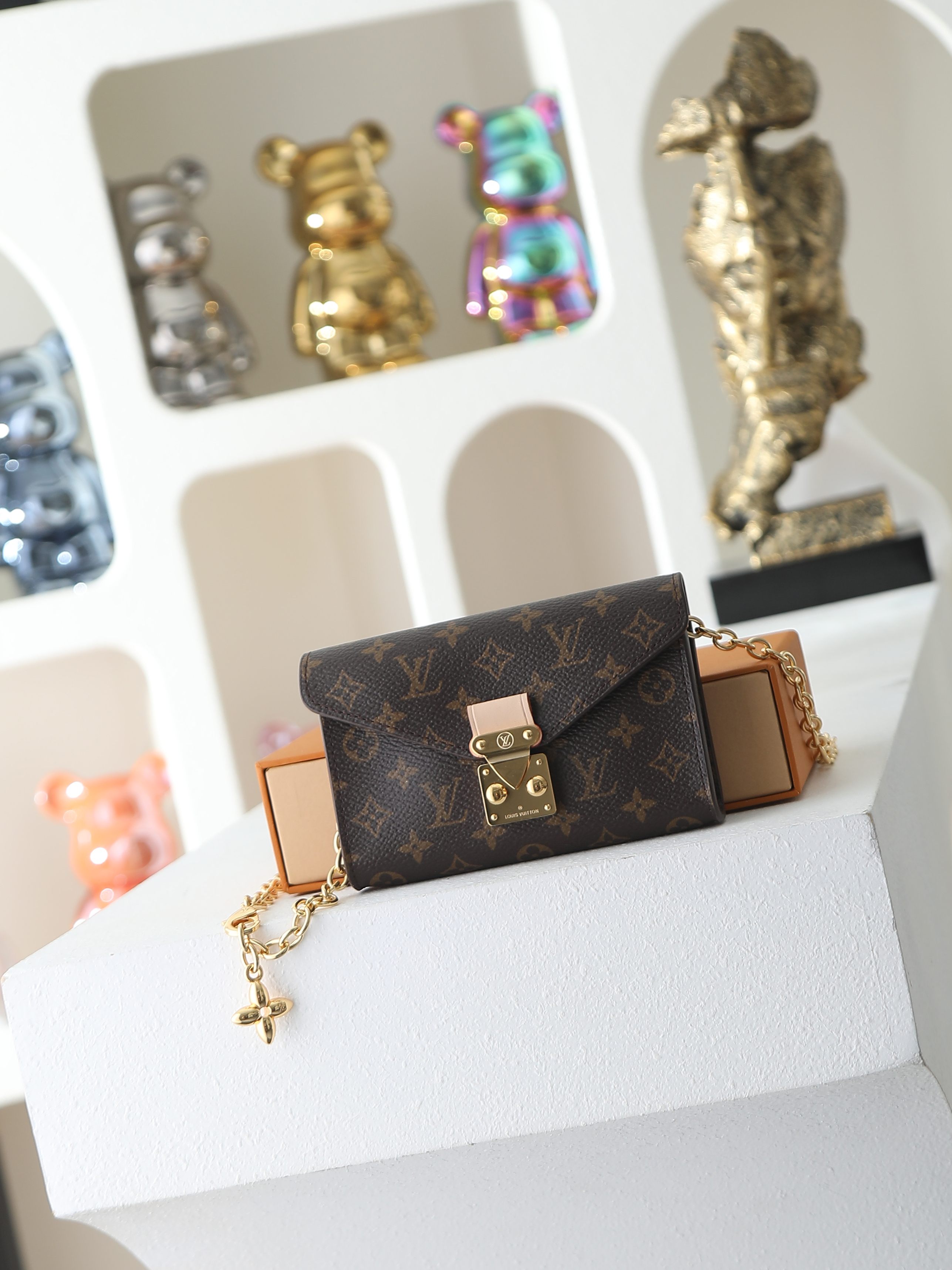 【顶级品质】 M4869z 老花 POUCH METIS 腰带 本款 Pouch Metis 腰带以奇巧设计拓展多重功能 【顶级品质】 M4869z 老花 POUCH METIS 腰带 本款 Pouch Metis 腰带以奇巧设计拓展多重功能