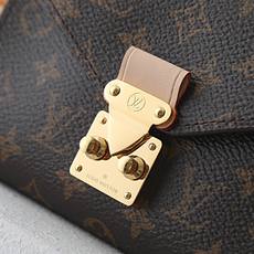 【顶级品质】 M4869z 老花 POUCH METIS 腰带 本款 Pouch Metis 腰带以奇巧设计拓展多重功能 【顶级品质】 M4869z 老花 POUCH METIS 腰带 本款 Pouch Metis 腰带以奇巧设计拓展多重功能