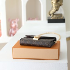 【顶级品质】 M4869z 老花 POUCH METIS 腰带 本款 Pouch Metis 腰带以奇巧设计拓展多重功能 【顶级品质】 M4869z 老花 POUCH METIS 腰带 本款 Pouch Metis 腰带以奇巧设计拓展多重功能
