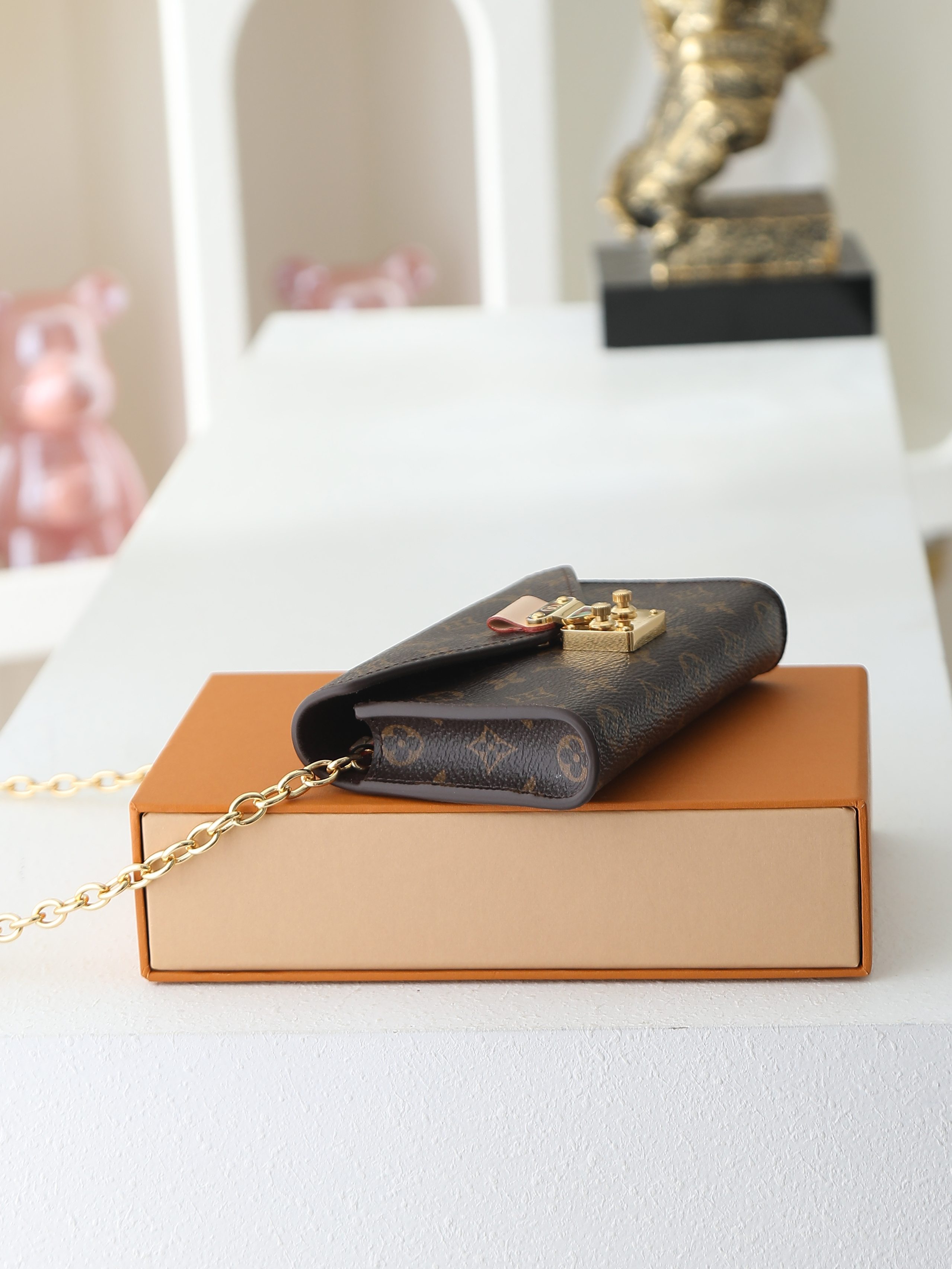 【顶级品质】 M4869z 老花 POUCH METIS 腰带 本款 Pouch Metis 腰带以奇巧设计拓展多重功能 【顶级品质】 M4869z 老花 POUCH METIS 腰带 本款 Pouch Metis 腰带以奇巧设计拓展多重功能