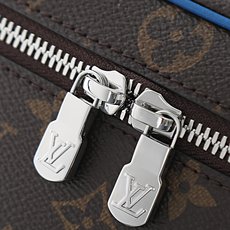 【顶级品质】 M12647 蓝色 本款 Nice 迷你化妆包选用 Monogram Macassar 涂层帆布塑造精巧构 【顶级品质】 M12647 蓝色 本款 Nice 迷你化妆包选用 Monogram Macassar 涂层帆布塑造精巧构