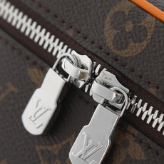 【顶级品质】 M12654 黄色 本款 Nice 迷你化妆包选用 Monogram Macassar 涂层帆布塑造精巧构 【顶级品质】 M12654 黄色 本款 Nice 迷你化妆包选用 Monogram Macassar 涂层帆布塑造精巧构