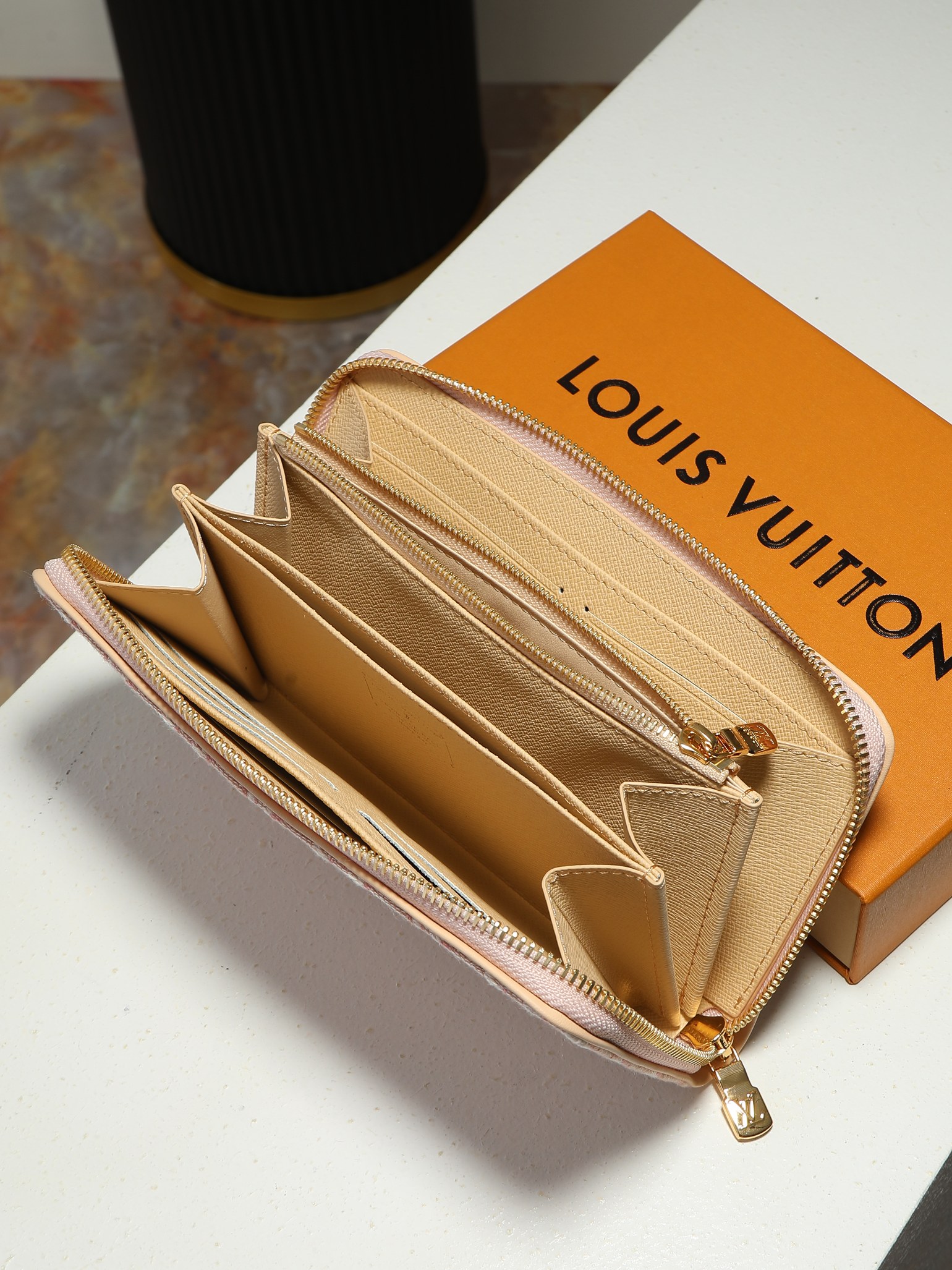【顶级品质】 M29575 粉色 提粉色!LOUIS VUITTON Zippy 经典老花满印 提花面料 钱包 此款风格 【顶级品质】 M29575 粉色 提粉色!LOUIS VUITTON Zippy 经典老花满印 提花面料 钱包 此款风格