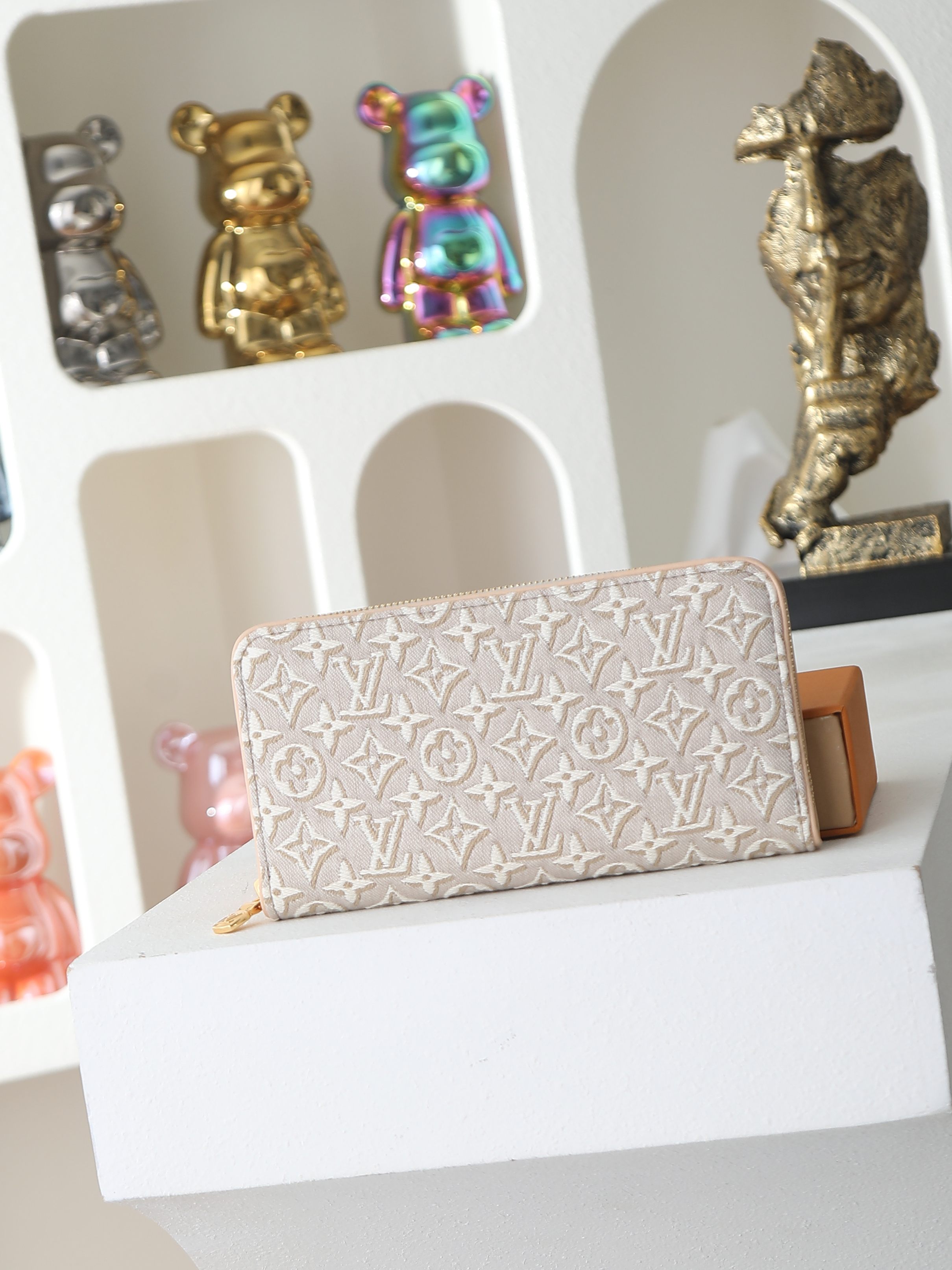【顶级品质】 M29575 灰色 提米灰色!LOUIS VUITTON Zippy 经典老花满印 提花面料 钱包 此款风 【顶级品质】 M29575 灰色 提米灰色!LOUIS VUITTON Zippy 经典老花满印 提花面料 钱包 此款风