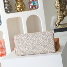 【顶级品质】 M29575 灰色 提米灰色!LOUIS VUITTON Zippy 经典老花满印 提花面料 钱包 此款风 【顶级品质】 M29575 灰色 提米灰色!LOUIS VUITTON Zippy 经典老花满印 提花面料 钱包 此款风