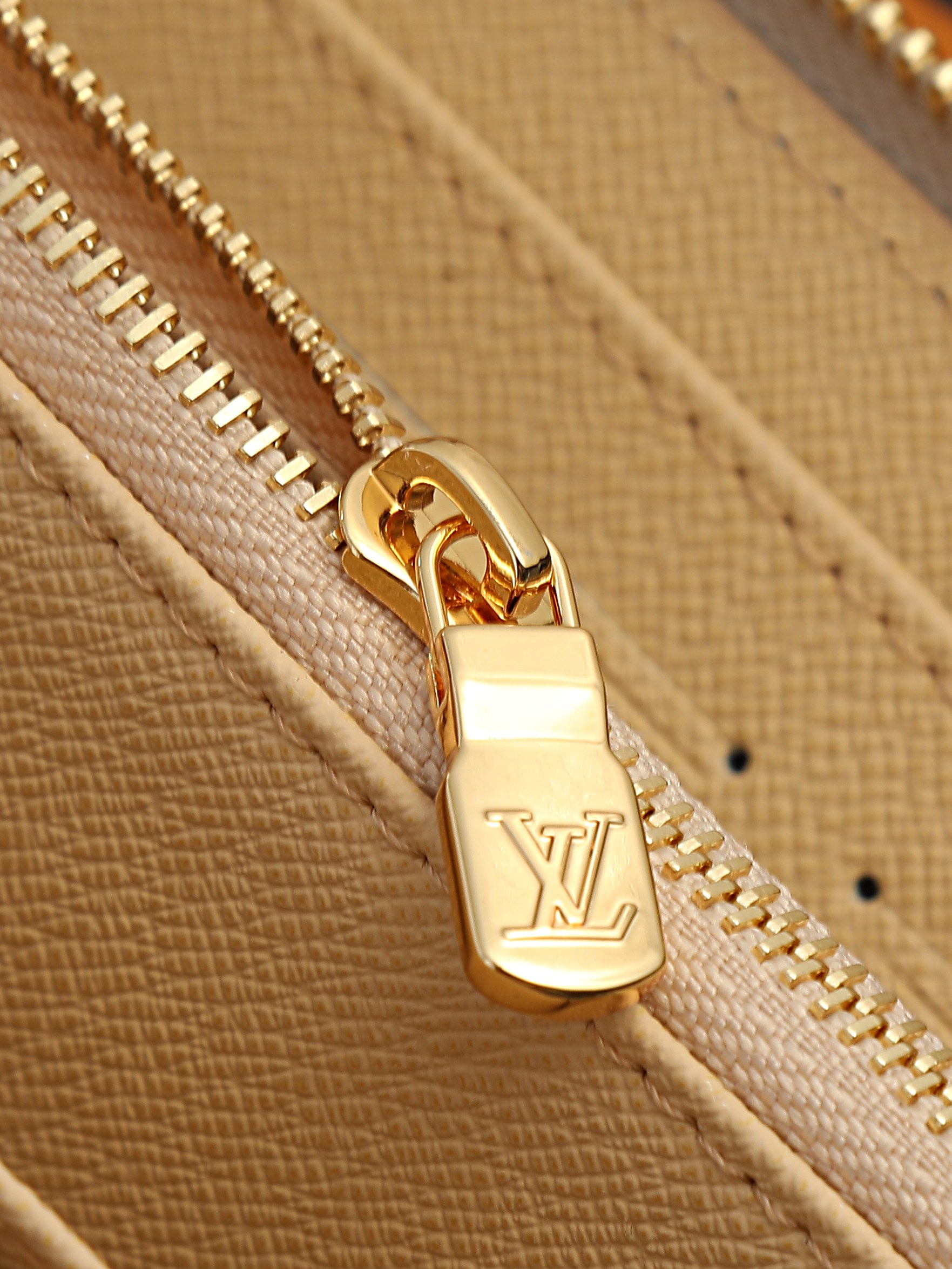 【顶级品质】 M29575 灰色 提米灰色!LOUIS VUITTON Zippy 经典老花满印 提花面料 钱包 此款风 【顶级品质】 M29575 灰色 提米灰色!LOUIS VUITTON Zippy 经典老花满印 提花面料 钱包 此款风