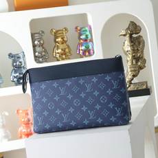 【顶级品质】 M26829 宝蓝 pochette voyage souple 手拿包 pochette voyage 【顶级品质】 M26829 宝蓝 pochette voyage souple 手拿包 pochette voyage