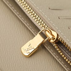 【顶级品质】 M29257 西装包 本款 Brazza 钱夹取材 Monogram Surplus 帆布,以织物肌理和不 【顶级品质】 M29257 西装包 本款 Brazza 钱夹取材 Monogram Surplus 帆布,以织物肌理和不