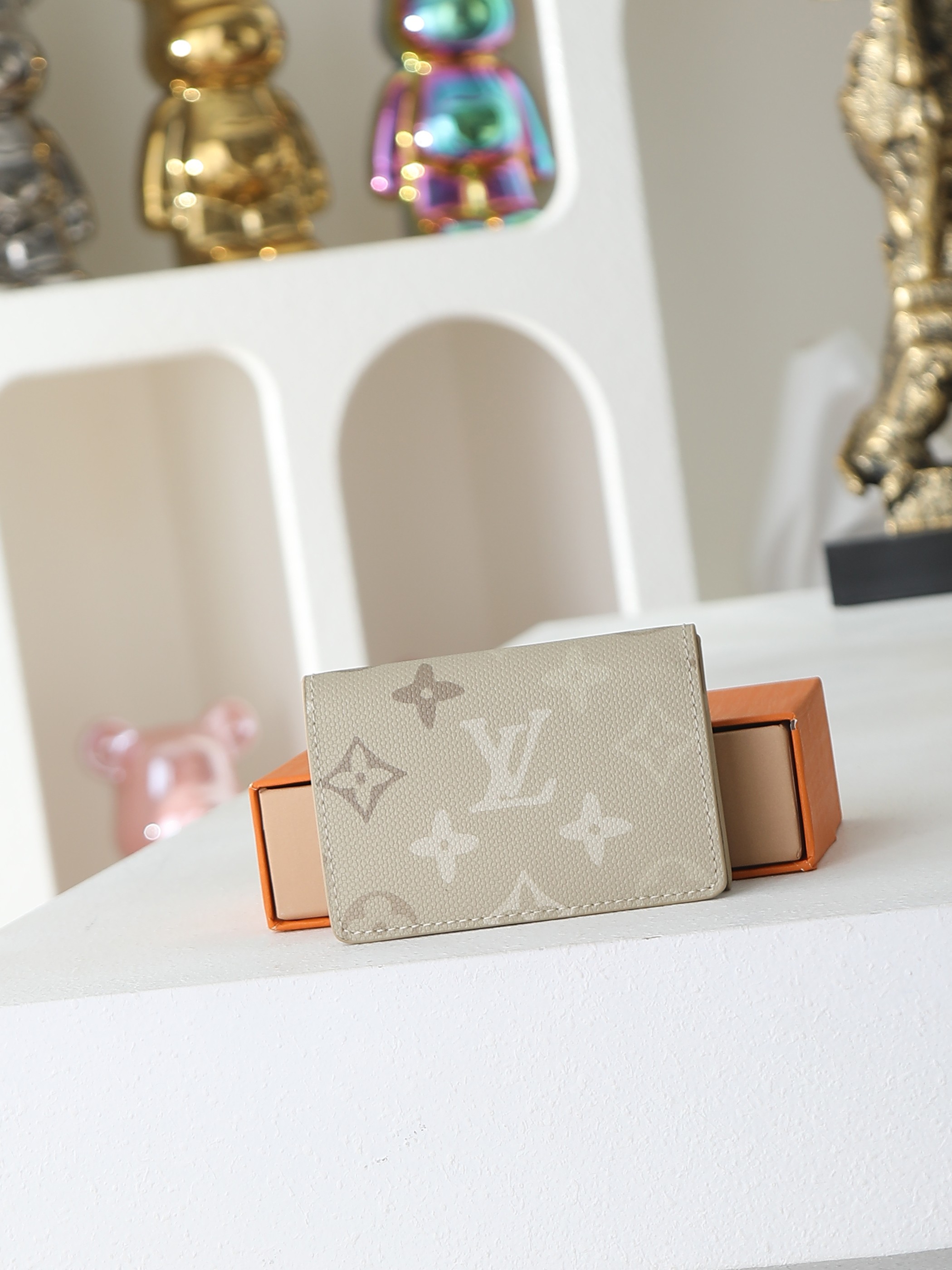【顶级品质】 M27053 卡包 這款Enveloppe Carte de Visite採用Monogram Surpl 【顶级品质】 M27053 卡包 這款Enveloppe Carte de Visite採用Monogram Surpl