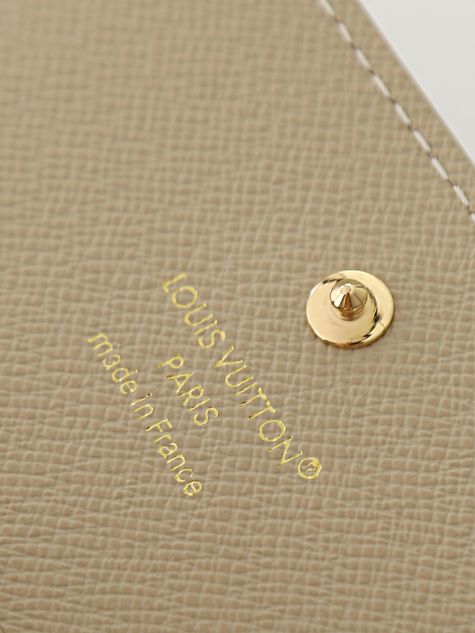 【顶级品质】 M27053 卡包 這款Enveloppe Carte de Visite採用Monogram Surpl 【顶级品质】 M27053 卡包 這款Enveloppe Carte de Visite採用Monogram Surpl