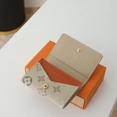【顶级品质】 M27053 卡包 這款Enveloppe Carte de Visite採用Monogram Surpl 【顶级品质】 M27053 卡包 這款Enveloppe Carte de Visite採用Monogram Surpl