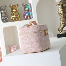 【顶级品质】 M29667 粉色 NICE 迷你化妆!本款 Nice 迷你化妆包取材 Monogram Emblème 【顶级品质】 M29667 粉色 NICE 迷你化妆!本款 Nice 迷你化妆包取材 Monogram Emblème