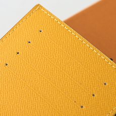 【顶级品质】 M29285 冲孔黄 护照套、本款护照套Monogram Grid 涂层帆布,以细腻穿孔掩映缤纷内衬,其间 【顶级品质】 M29285 冲孔黄 护照套、本款护照套Monogram Grid 涂层帆布,以细腻穿孔掩映缤纷内衬,其间