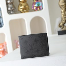 【顶级品质】 M26744 短夹 本款 Multiple 钱夹 Monogram Midnight 涂层帆布释放考究韵致 【顶级品质】 M26744 短夹 本款 Multiple 钱夹 Monogram Midnight 涂层帆布释放考究韵致
