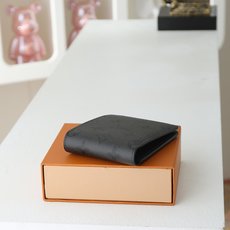 【顶级品质】 M26744 短夹 本款 Multiple 钱夹 Monogram Midnight 涂层帆布释放考究韵致 【顶级品质】 M26744 短夹 本款 Multiple 钱夹 Monogram Midnight 涂层帆布释放考究韵致