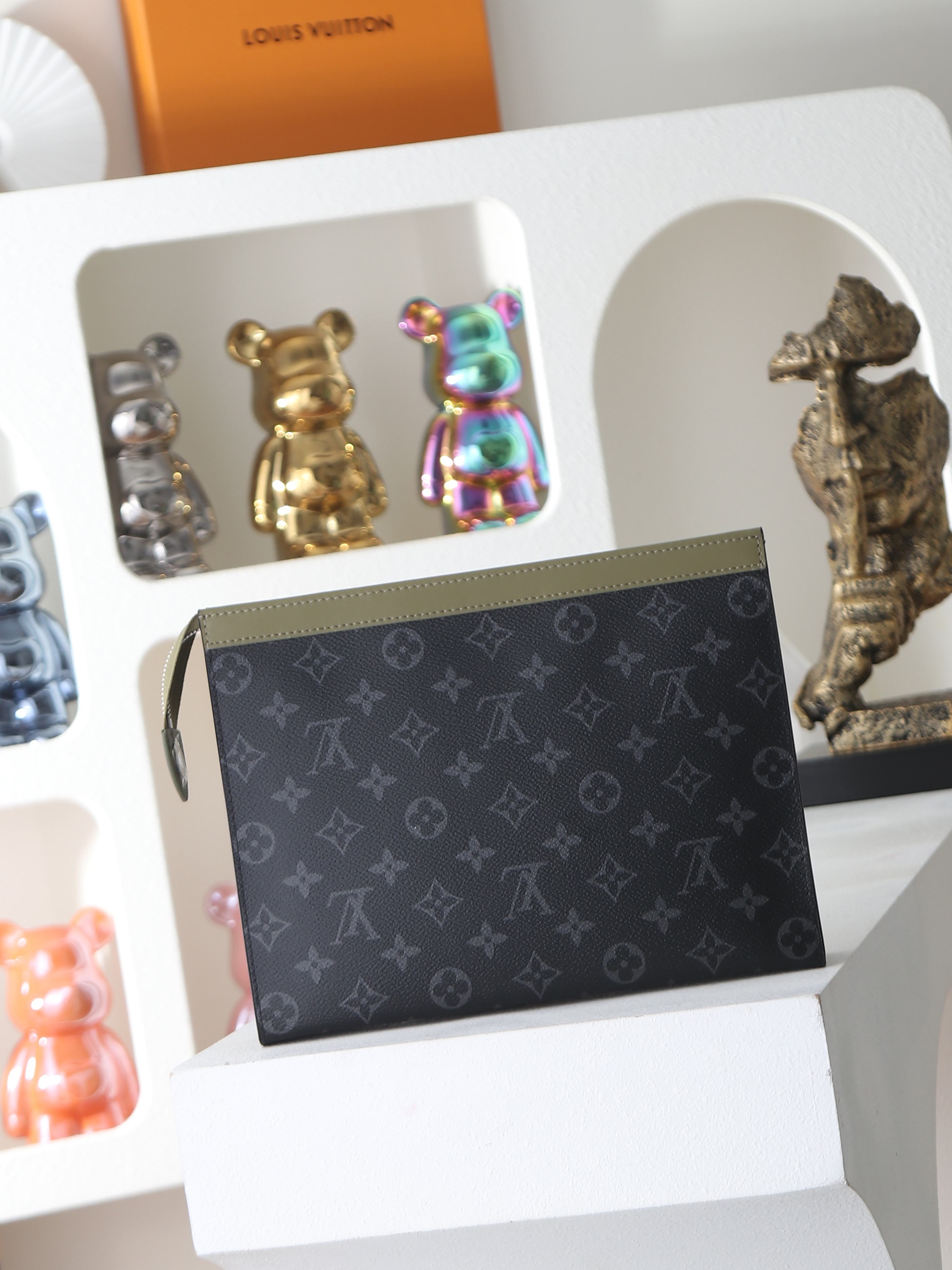 【顶级品质】 M28841 手包 POCHETTE VOYAGE 手拿包!本款 Pochette Voyage 手拿包汲 【顶级品质】 M28841 手包 POCHETTE VOYAGE 手拿包!本款 Pochette Voyage 手拿包汲