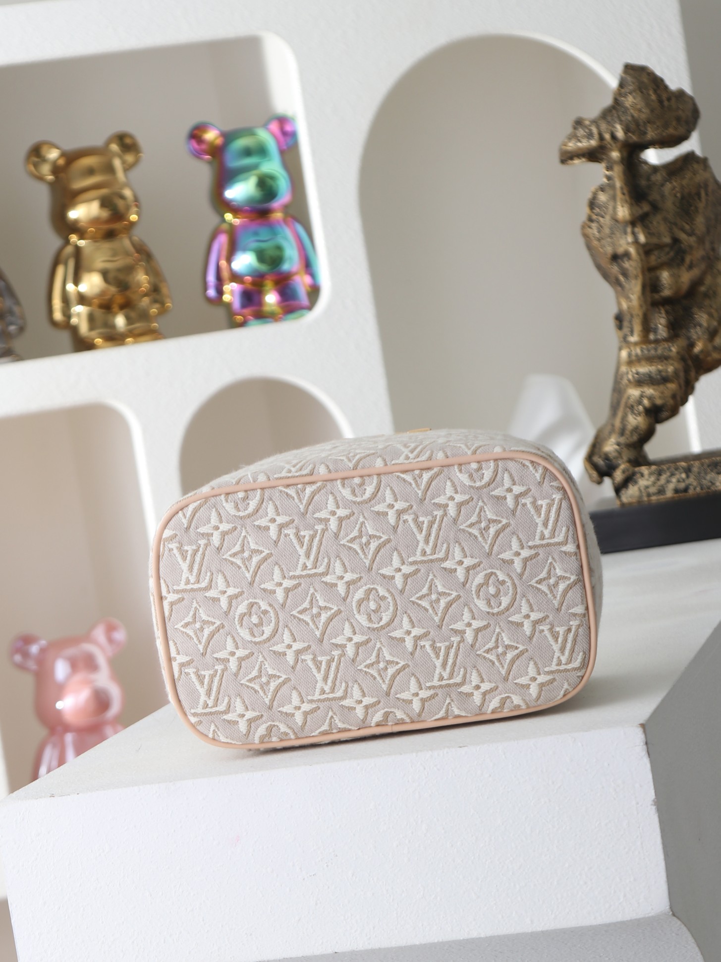 【顶级品质】 M29667 灰色 NICE 迷你化妆!本款 Nice 迷你化妆包取材 Monogram Emblème 【顶级品质】 M29667 灰色 NICE 迷你化妆!本款 Nice 迷你化妆包取材 Monogram Emblème