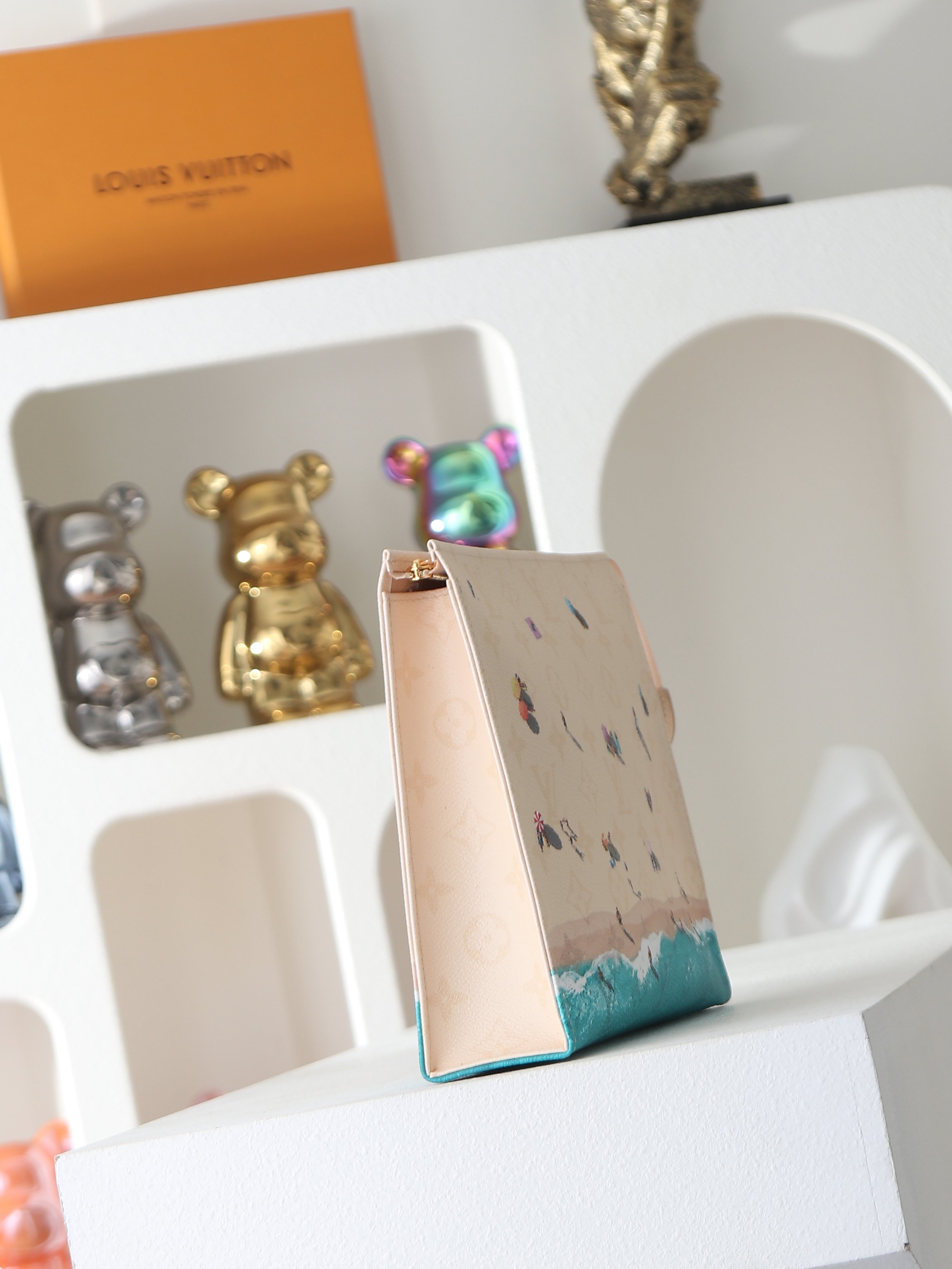 【顶级品质】 M2a499 沙滩 POCHE TOILETTE GM 盥洗袋!本款 Poche Toilette GM 【顶级品质】 M2a499 沙滩 POCHE TOILETTE GM 盥洗袋!本款 Poche Toilette GM