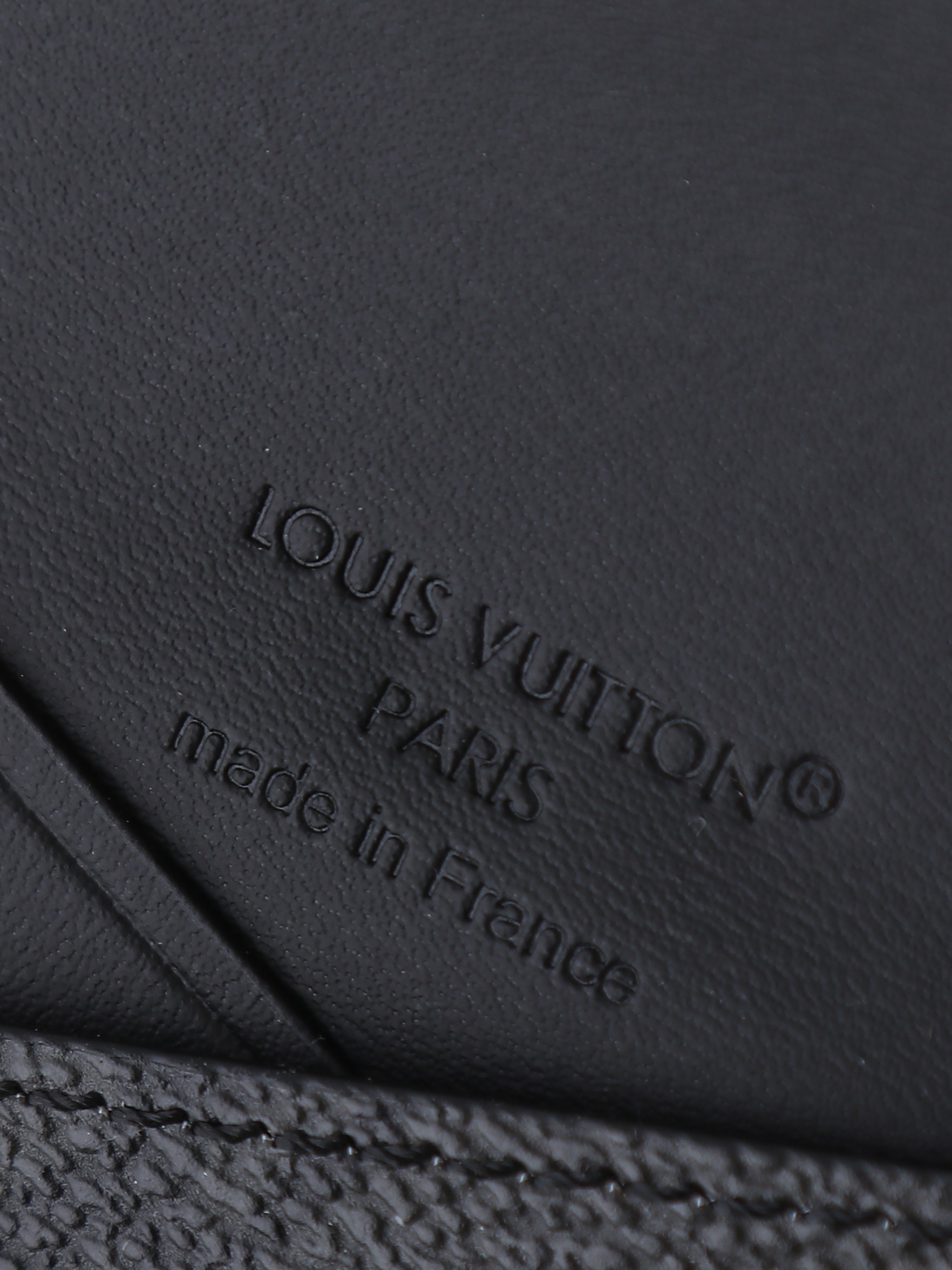 【顶级品质】 M26733 黑灰 设计精美的卡片收纳盒——“Porto Cult Slim”。使用Monogram Mi 【顶级品质】 M26733 黑灰 设计精美的卡片收纳盒——“Porto Cult Slim”。使用Monogram Mi