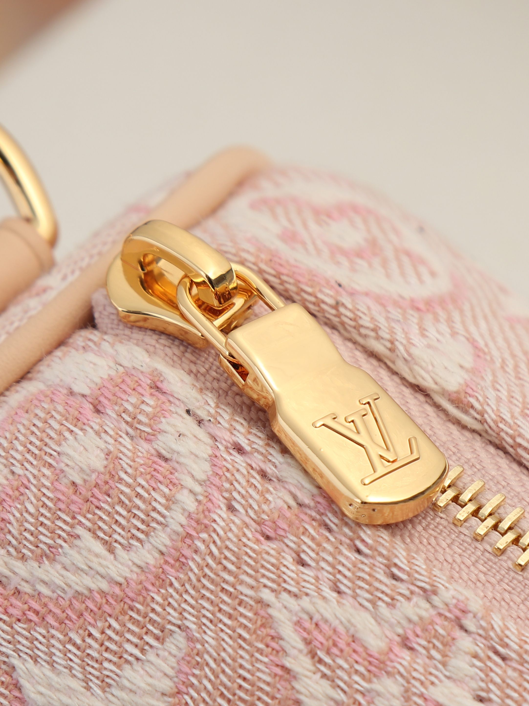 【顶级品质】 M29881 粉色 【POCHETTE PAPILLON 手袋】M29881 灰色/提花 本款 Poche 【顶级品质】 M29881 粉色 【POCHETTE PAPILLON 手袋】M29881 灰色/提花 本款 Poche