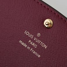 【顶级品质】 M60697 玫红 功能实用且设计华美的 Emilie 钱夹采用柔软的 Monogram 帆布制成 衬以颜 【顶级品质】 M60697 玫红 功能实用且设计华美的 Emilie 钱夹采用柔软的 Monogram 帆布制成 衬以颜