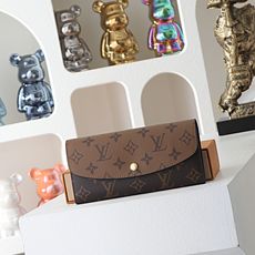 【顶级品质】 M82157 拼色 本款Emilie 钱夹释放 Monogram 帆布和 Monogram Reverse 【顶级品质】 M82157 拼色 本款Emilie 钱夹释放 Monogram 帆布和 Monogram Reverse