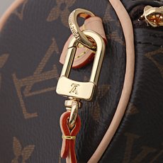 【顶级品质】 M25703 老花 POCHETTE PAPILLON 手袋、翻阅路易威登的典藏档案,探寻 Pochett 【顶级品质】 M25703 老花 POCHETTE PAPILLON 手袋、翻阅路易威登的典藏档案,探寻 Pochett
