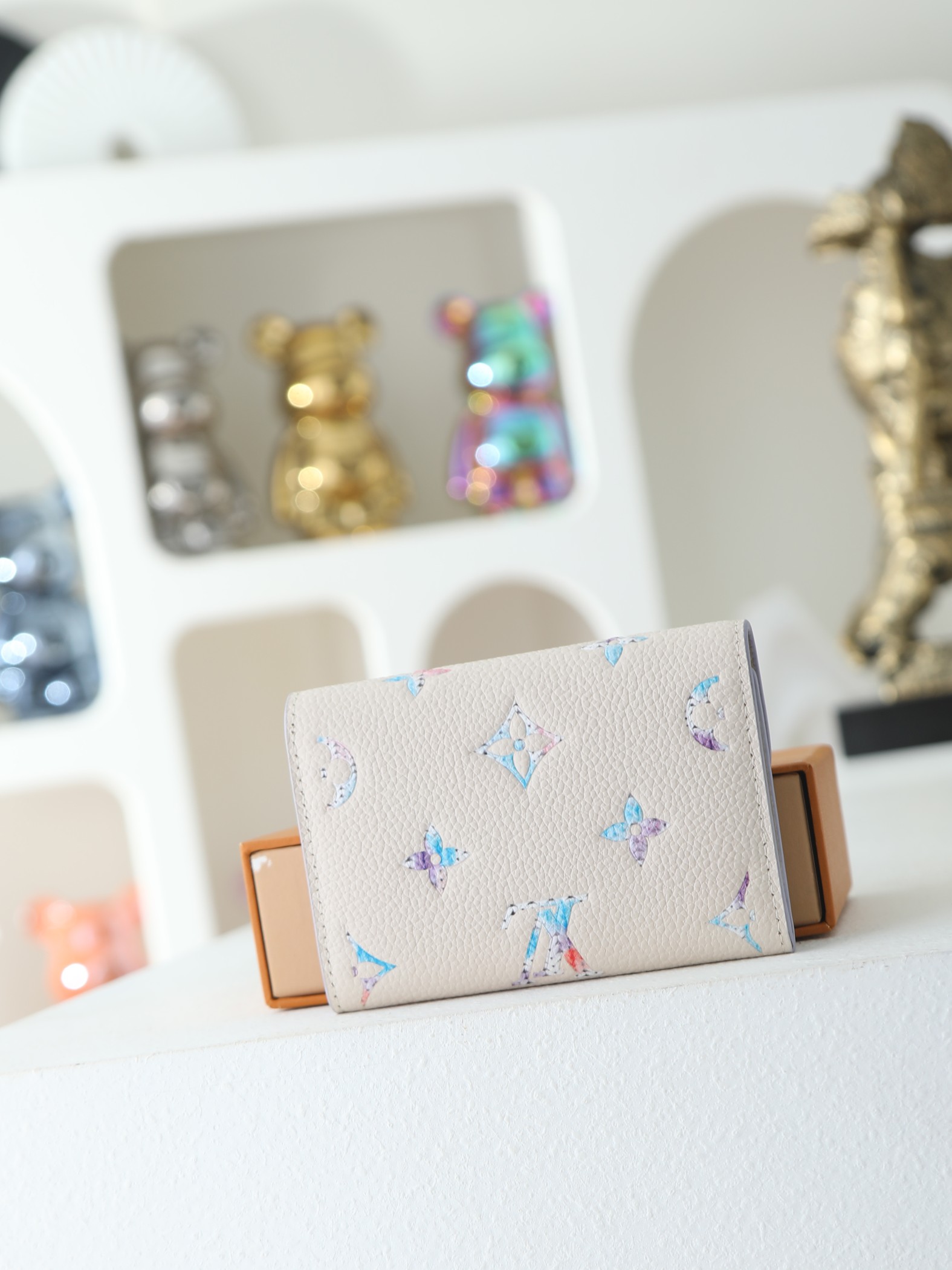 【顶级品质】 M29772 石英色 ROSALIE 零钱包!本款 Rosalie 零钱包出自 Monogram Empr 【顶级品质】 M29772 石英色 ROSALIE 零钱包!本款 Rosalie 零钱包出自 Monogram Empr